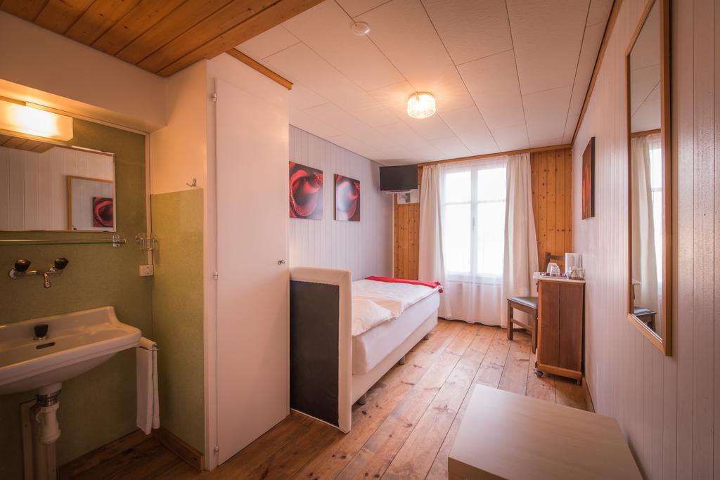 Hotel Tell And Apartments Unterseen Ngoại thất bức ảnh