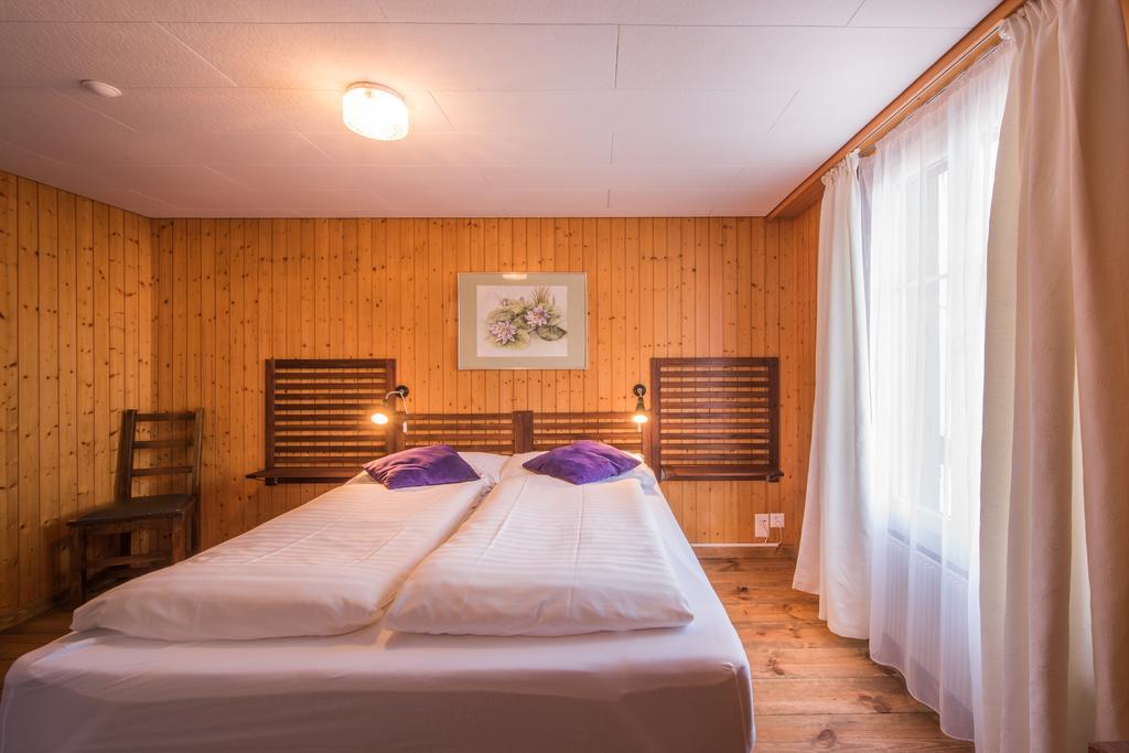 Hotel Tell And Apartments Unterseen Ngoại thất bức ảnh