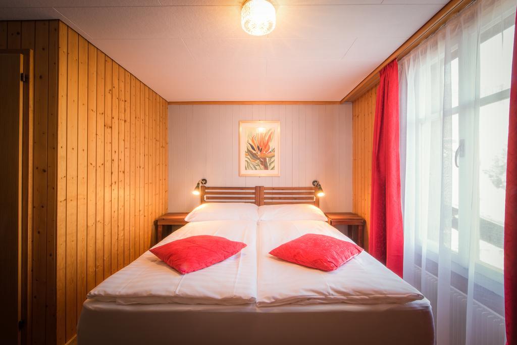 Hotel Tell And Apartments Unterseen Ngoại thất bức ảnh